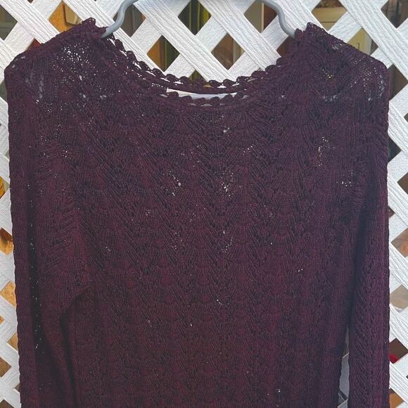 Liz Claiborne Collection- Burgundy Crocheted Top- Medium - Picture 2 of 5